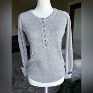 Prana XS Light Gray Textured Button Front Long Sleeve Top